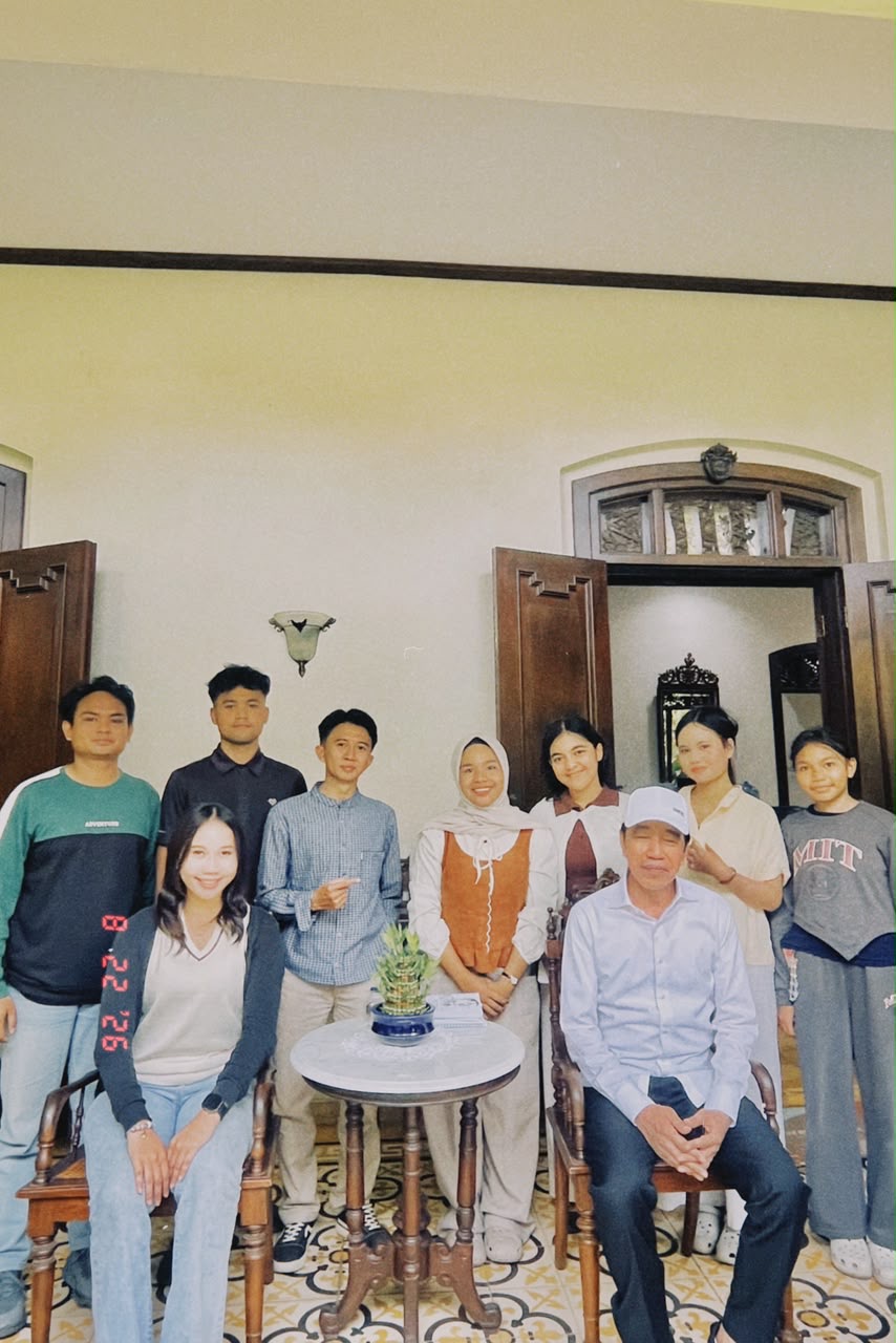 Peserta Program Halteng to Pare Silaturahmi dengan Mantan Presiden RI Joko Widodo di Solo